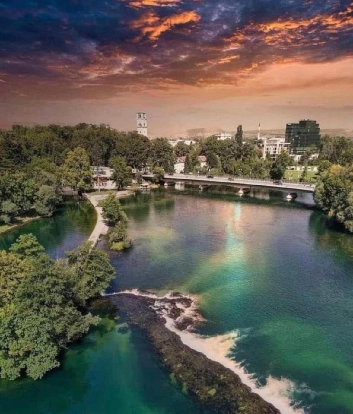 Guest House Eden Бихач Экстерьер фото